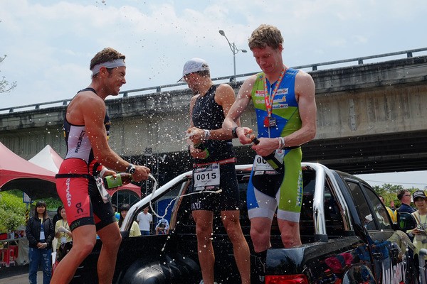 Taiwan poduim hommes