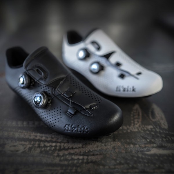 Fizik R1B blanc et noir