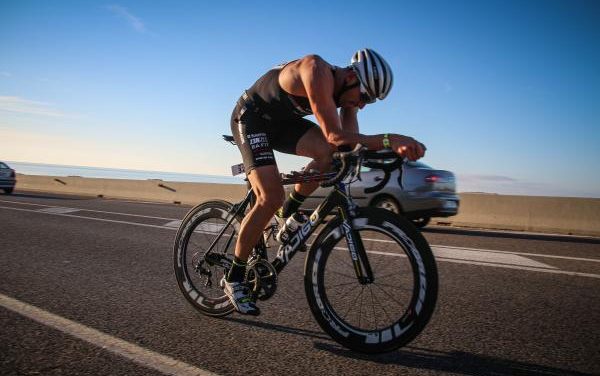 IRONMAN 70.3 Barcelona : dans la course avec Jé Morel