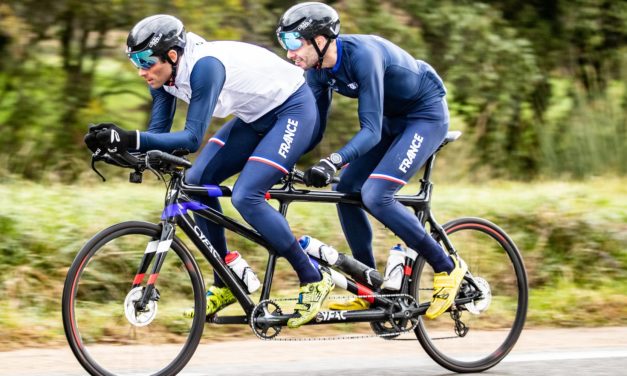 S’entraîner avec des paratriathlètes
